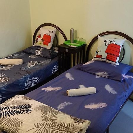 Snoopy Homestay Two Bedroom バトゥー・パハト エクステリア 写真