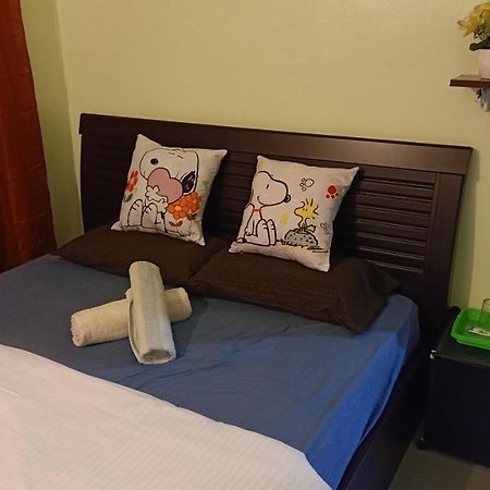 Snoopy Homestay Two Bedroom バトゥー・パハト エクステリア 写真