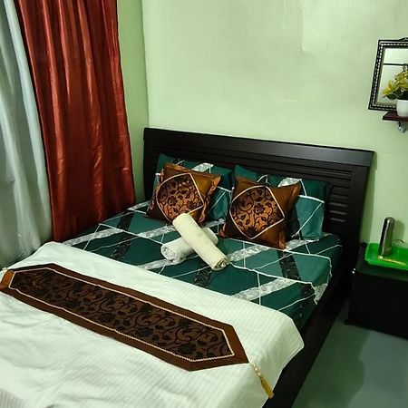 Snoopy Homestay Two Bedroom バトゥー・パハト エクステリア 写真