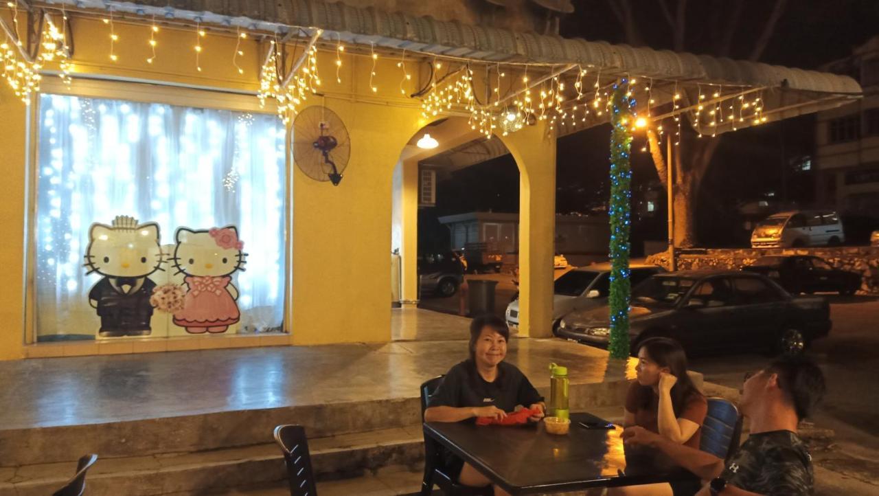 Snoopy Homestay Two Bedroom バトゥー・パハト エクステリア 写真