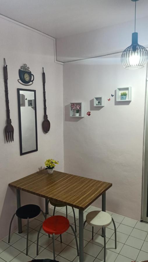 Snoopy Homestay Two Bedroom バトゥー・パハト エクステリア 写真