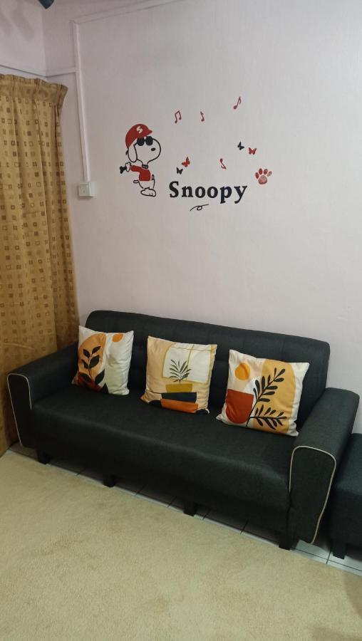 Snoopy Homestay Two Bedroom バトゥー・パハト エクステリア 写真