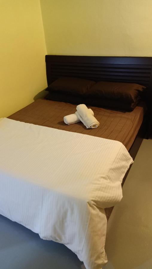 Snoopy Homestay Two Bedroom バトゥー・パハト エクステリア 写真